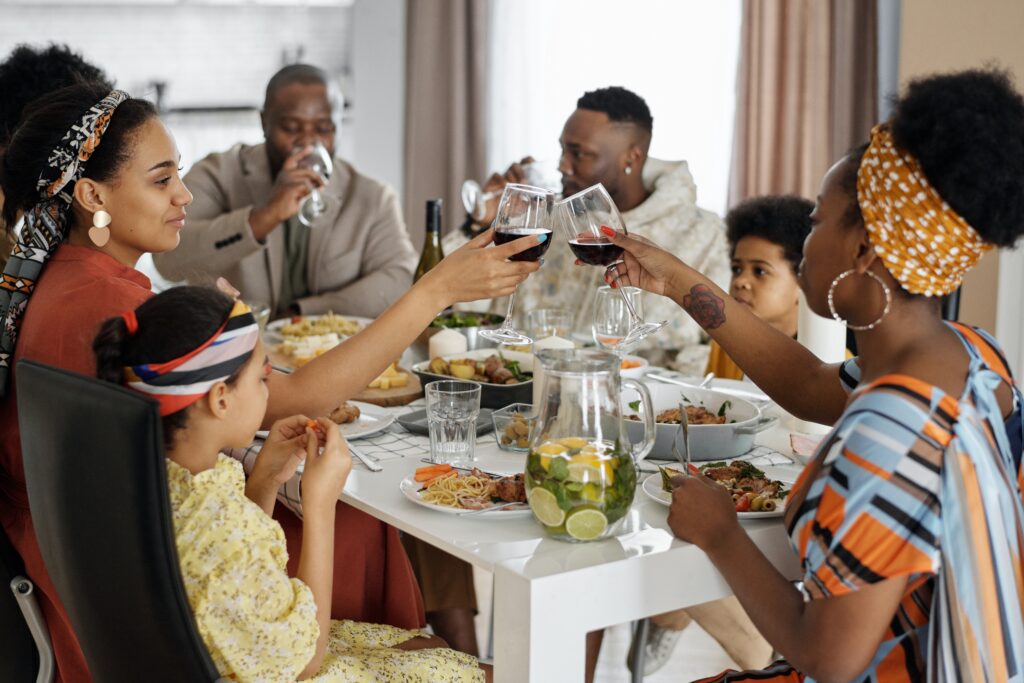 Contoh Karangan Kebaikan Amalan Makan Bersama Keluarga 2