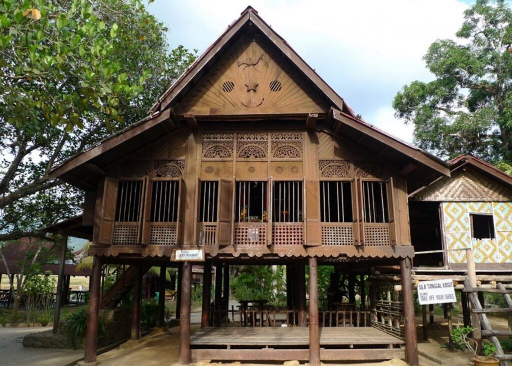 Contoh Karangan Langkah Pemuliharan Rumah Tradisional Melayu 1